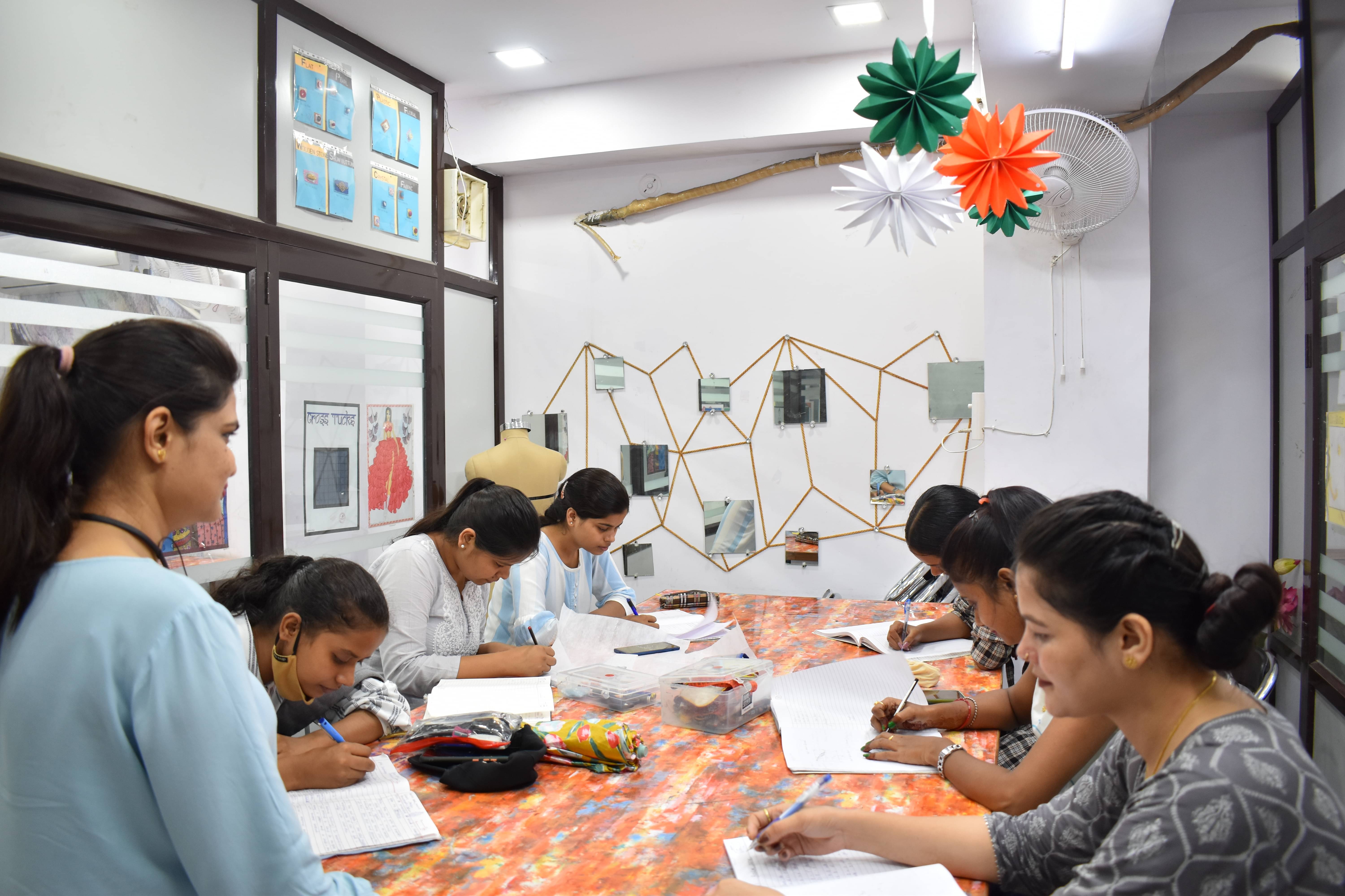 Wisdom College for Creativity & Design Lucknow Overview