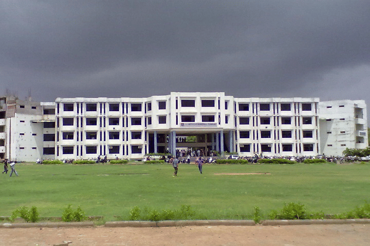 LJ University, Ahmedabad - Admission 2025, Fees, Courses, Placement, Ranking