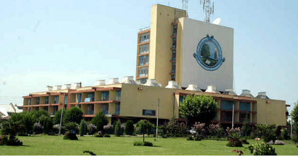 Kashmir University's DLL Introduces Courses in Electronic Media, Automotive Technology