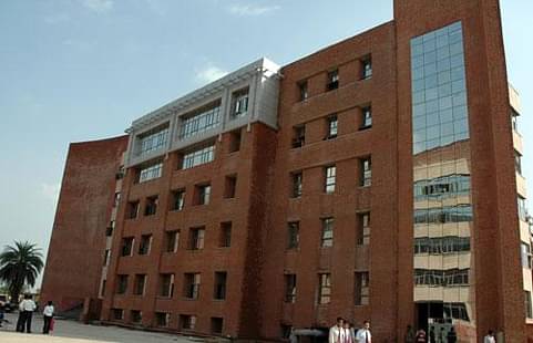 Plea Filed in Delhi High Court against Attendance Policy of Amity Law School