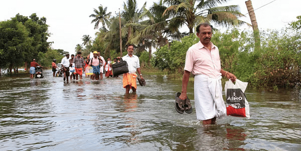 ఈరోజు ఏపీలో ఈ జిల్లాలో పాఠశాలలకు సెలవు, రాష్ఠ్రంలో కొనసాగుతోన్న వరదలు