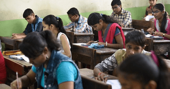 In Bihar, Candidates Forced to Write Exam in Mobile Phones’ Flash Light 