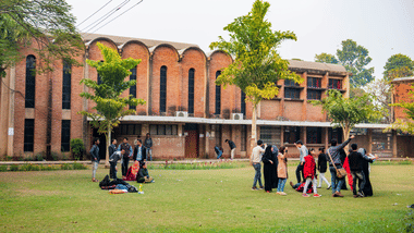 Expected NITs for 1,00,000 Rank in JEE Main 2025 (Image Credit: iStock)