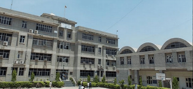HC Denies 2 Institutions to Take Admissions on Provisional Basis