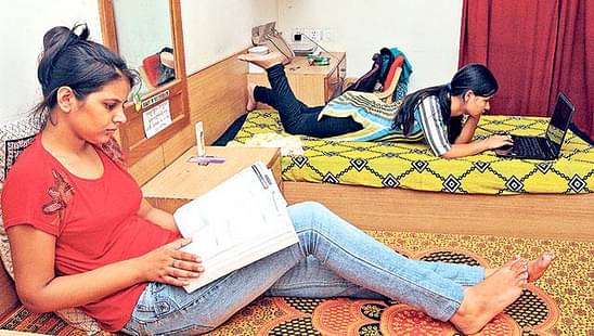 With Few Hostel Seats DU Advises Outstation Students to Search PG Accommodation