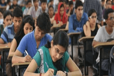 How to answer ICSE Class 10 Hindi 2025 paper? Board teacher suggestions, reviews