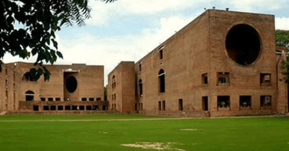 IIM Ahmedabad Becomes First to Establish Big Data Labs for Future Growth