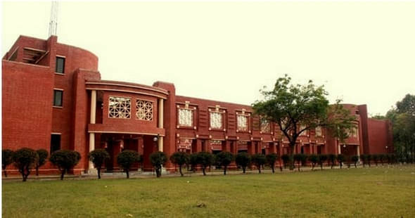 IIM Lucknow Signs MoU with TERI to Boost Start-Ups in Energy Sector