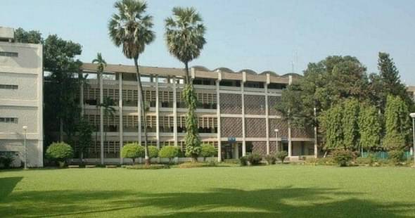 International Student Enrolments at IIT Bombay Witness a Drop in 2017-18