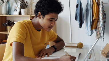 JEE Main 2024 EM Waves: Important sub topics, total number of questions (Image Credit: Pexels)