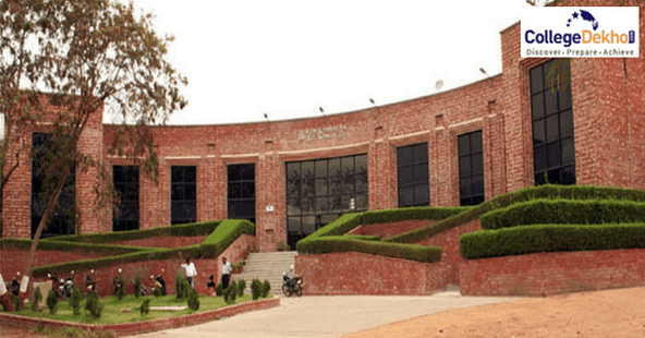 JNU students agitated as Mess Fee Hiked by 100%