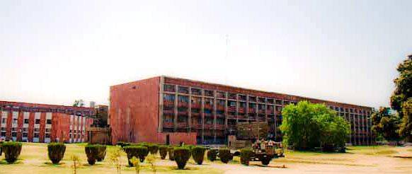 Lack of Teachers at Law Department of PU Affects Classes