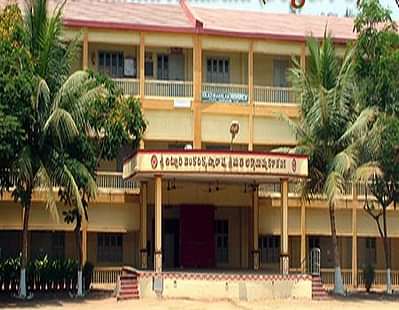 SKSD Mahila Kalasala Students Excel in Campus Placements