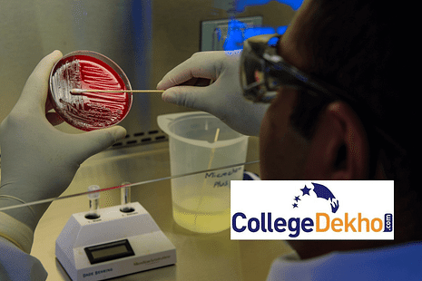 BSc Microbiology vs BSc Biochemistry - Which is the Best Option after Class 12?