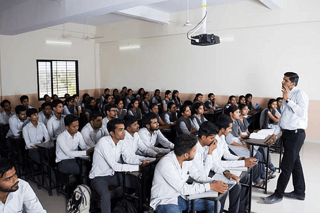 SSC CGL 2025 పరీక్ష తేదీలు విడుదల 14,582 ఖాళీలు, జీతం, పరీక్ష విధానం పూర్తి వివరాలు