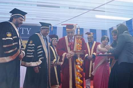  AU Gurgaon conferred Honorary Doctorate Degree to Sunil Bharti Mittal and Vijay Shekhar Sharma at its convocation