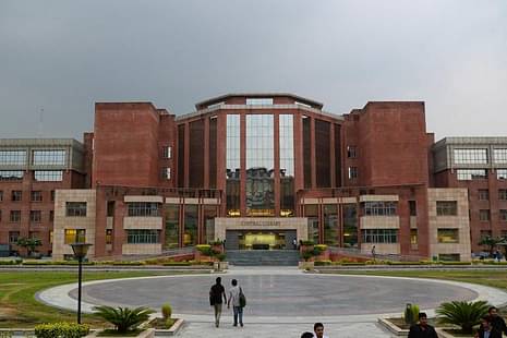 Amity University and ILBS Sign MoU