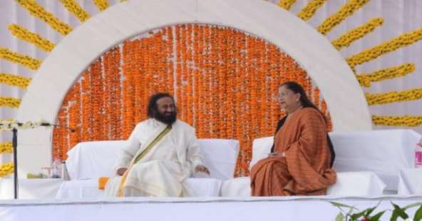 Sri Sri Ravi Shankar & Rajasthan CM Interact with Engineering and Medical Students in Kota