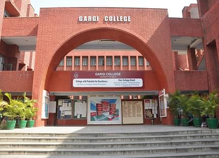 Delhi University's Gargi College Introduces Ayurveda and Yoga Course 