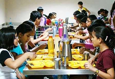 Unhealthy Food Served to Coaching Students in Kota