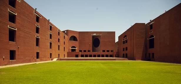 Online Distance Learning Programmes Available at IIM A