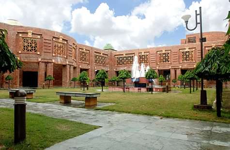 IIM Lucknow admissions 2015 begin for Fellow Programme in Management