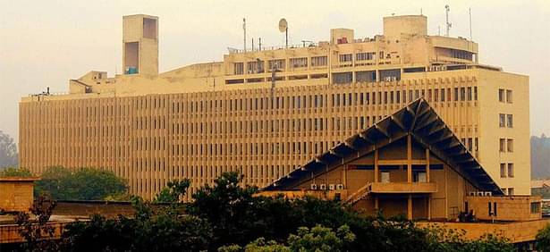 Govt. Efforts to Attract Foreign Students in IIT’s to Go in Vain