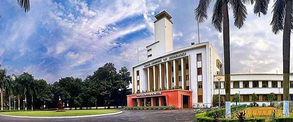 IIT Kharagpur Students Celebrates Victory at IIM- A