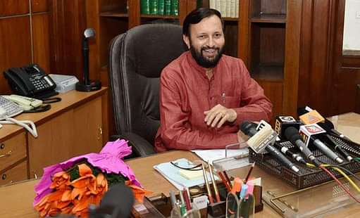 Javadekar to Meet IIM Directors to Discuss New Education Policy