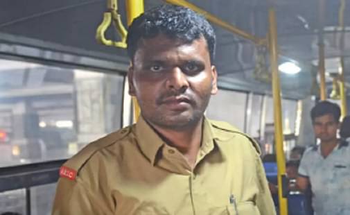 BMTC Bus Conductor Clears UPSC Exam