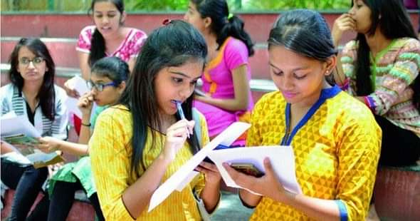Telangana Govt. Announces Cash Incentives for Students Qualifying to IITs and NITs