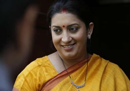 Textile Minister Smriti Irani Gives Green Flag to Diploma Course at IIHT