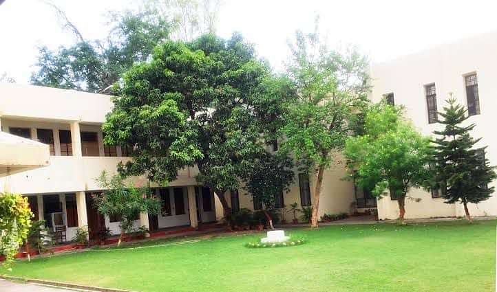 Lucknow University Hostel